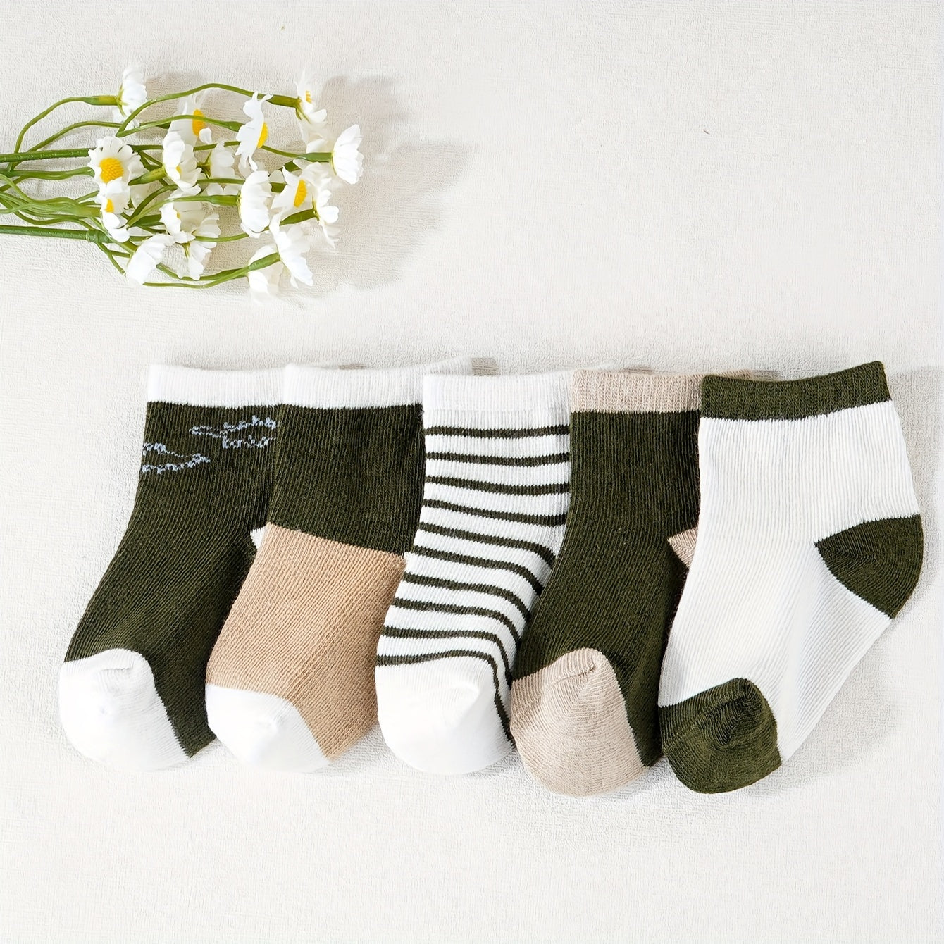 5 Pairs of Youngsters and Youngsters Socks for Boys and Girls, Breathable and Sweat-absorbing Socks for Youngsters, Suitable for Home Wear All Seasons