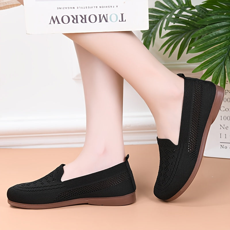 Women's flat shoes, with hollowed out breathable and comfortable uppers, soft-soled casual plain color shoes for summer