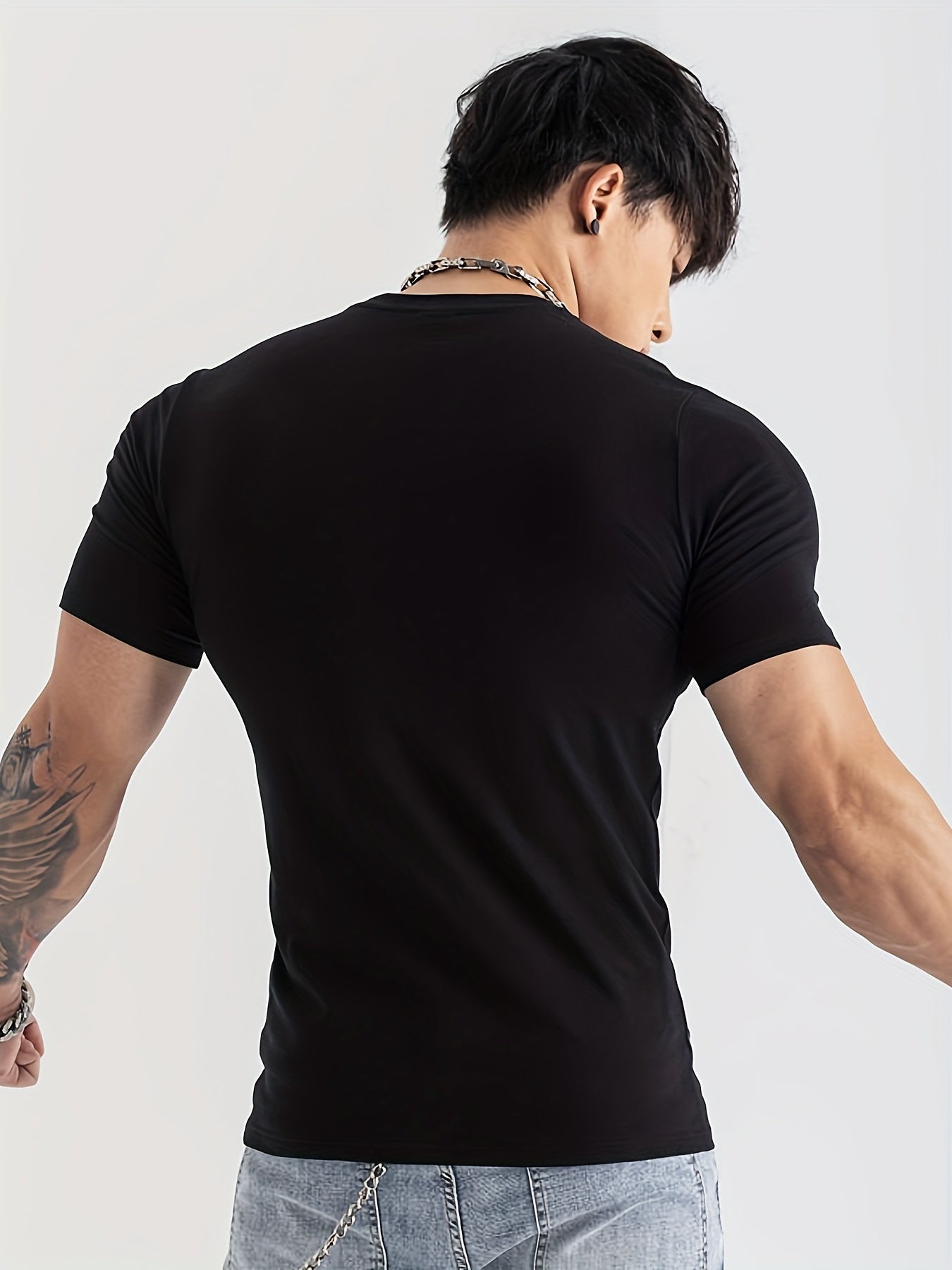 Men's Summer Athletic T-Shirt - Moisture-Wicking Stretch Fabric Slim Fit Round Neck Short Sleeve Tee for Gym, Running, Training - Solid Color Black, Gym Apparel Machine Washable Top, Gym Shirts