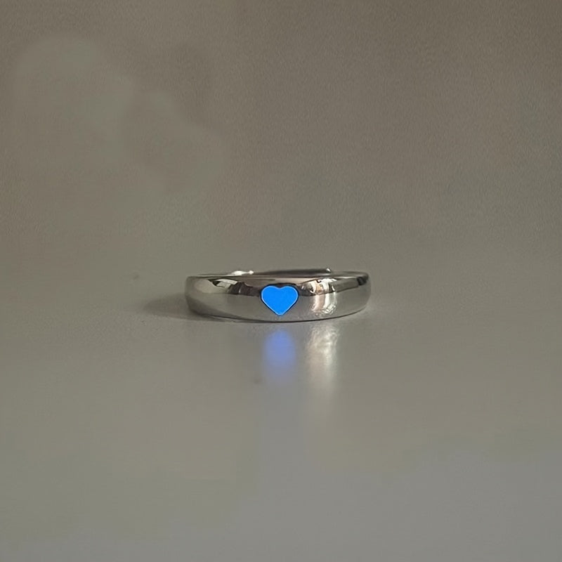 A Pair of Unique Glow-In-The-Dark Heart Rings, Adjustable for Couples, Perfect As a Valentine'S Day Gift for Your Loved One at a Nightclub Party.