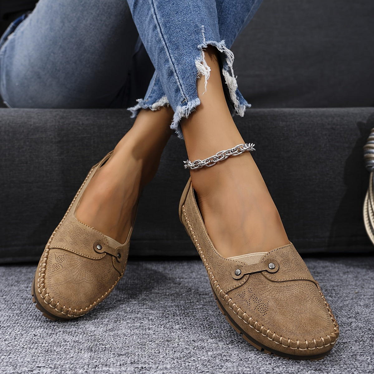 Large Size Trendy Retro Lightweight Metal Buckle Decorative Comfortable Soft Versatile Women's Flat Slip-On Shoes