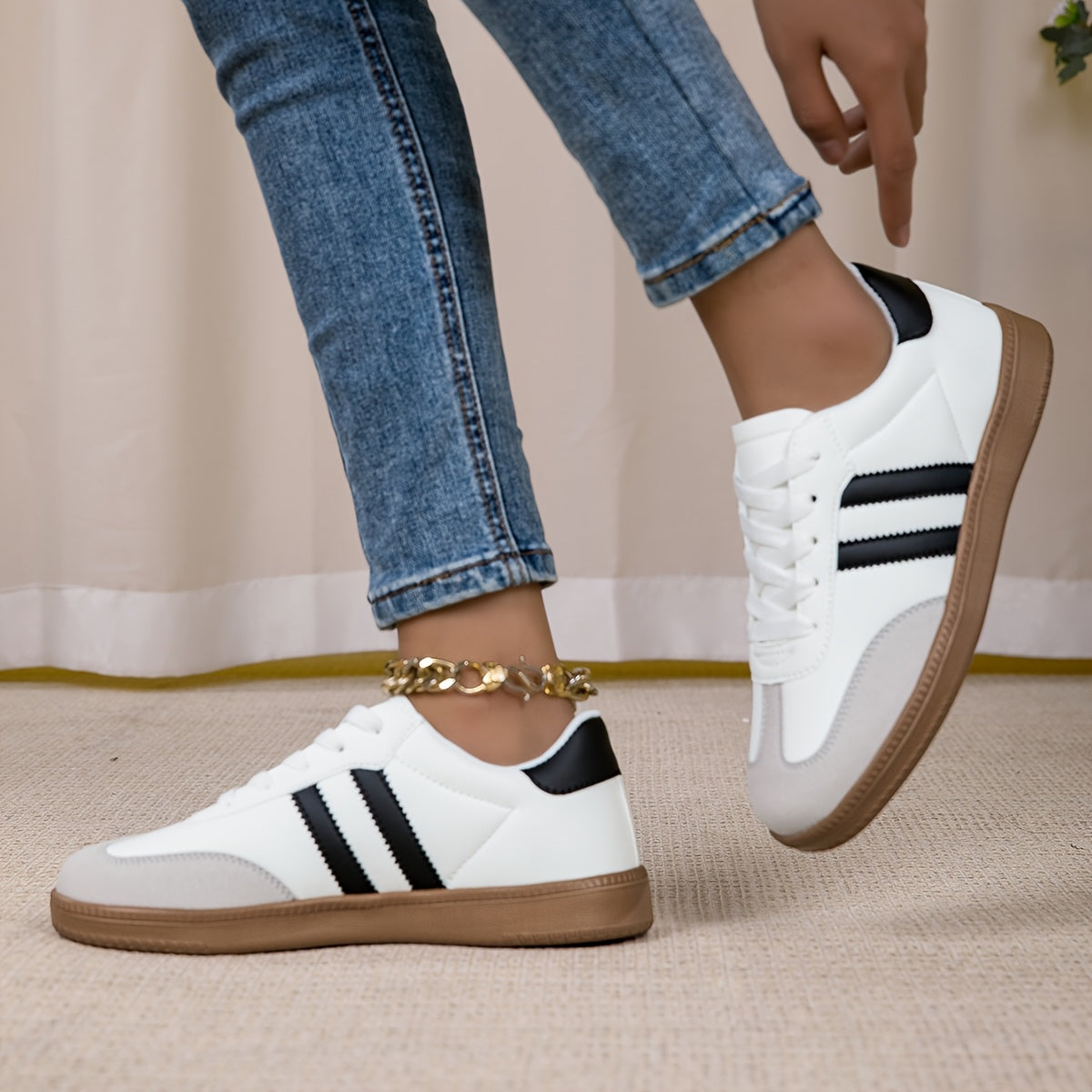 Women'S Fashion Spring Flat Shoes, Casual Microfiber Low Top Sneakers with Round Toe, Lace-Up Slip-Resistant All-Season Footwear, MD Sole, Fabric Inner & Insole