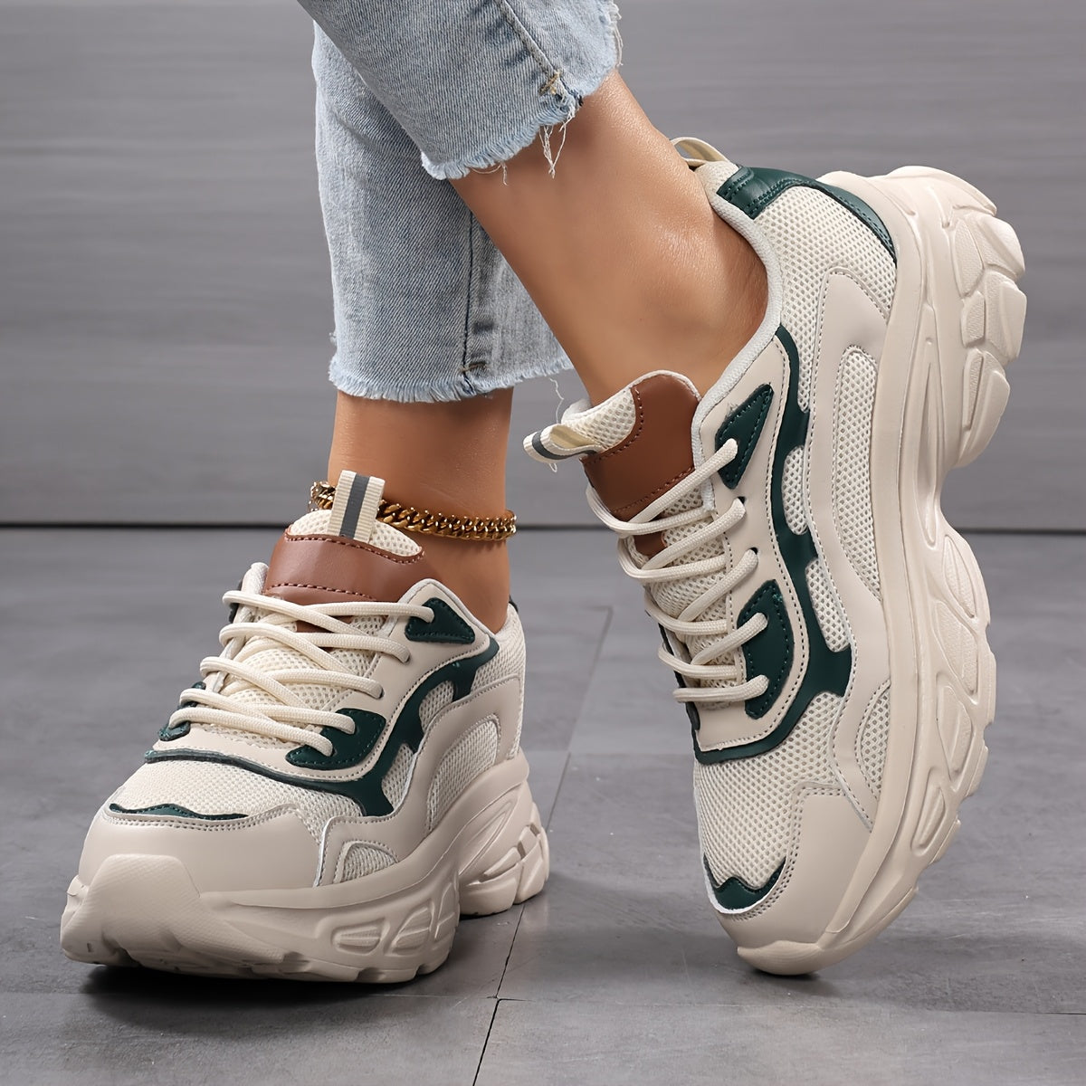 Breathable Running Shoes for Women, Casual Lace-Up Sneakers with Thick Sole, Round Toe, All-Season Outdoor Shopping