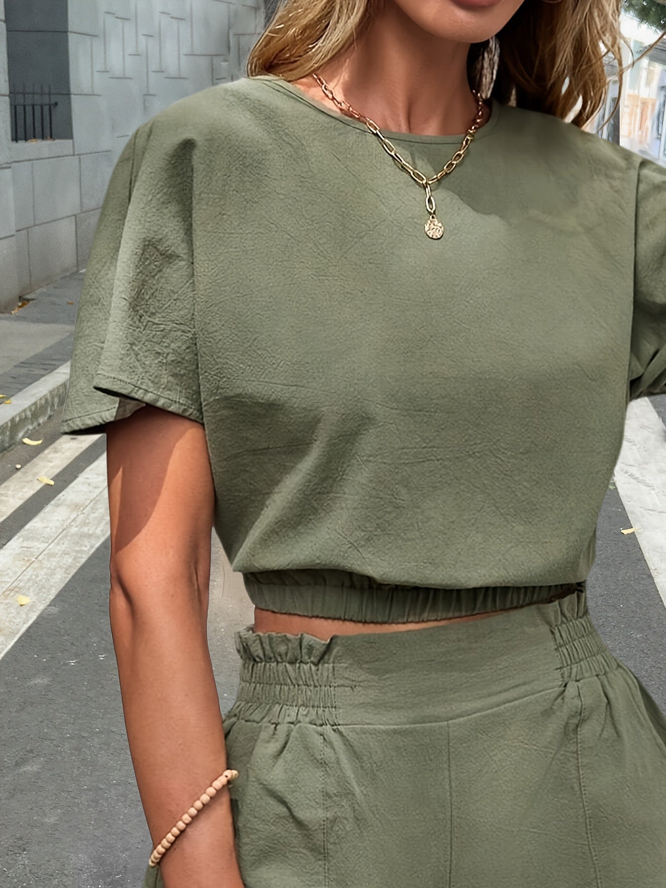 2024 New Casual Lazy Fashion Spring and Summer Outfit Set with Woven Short Sleeve Top and Shorts