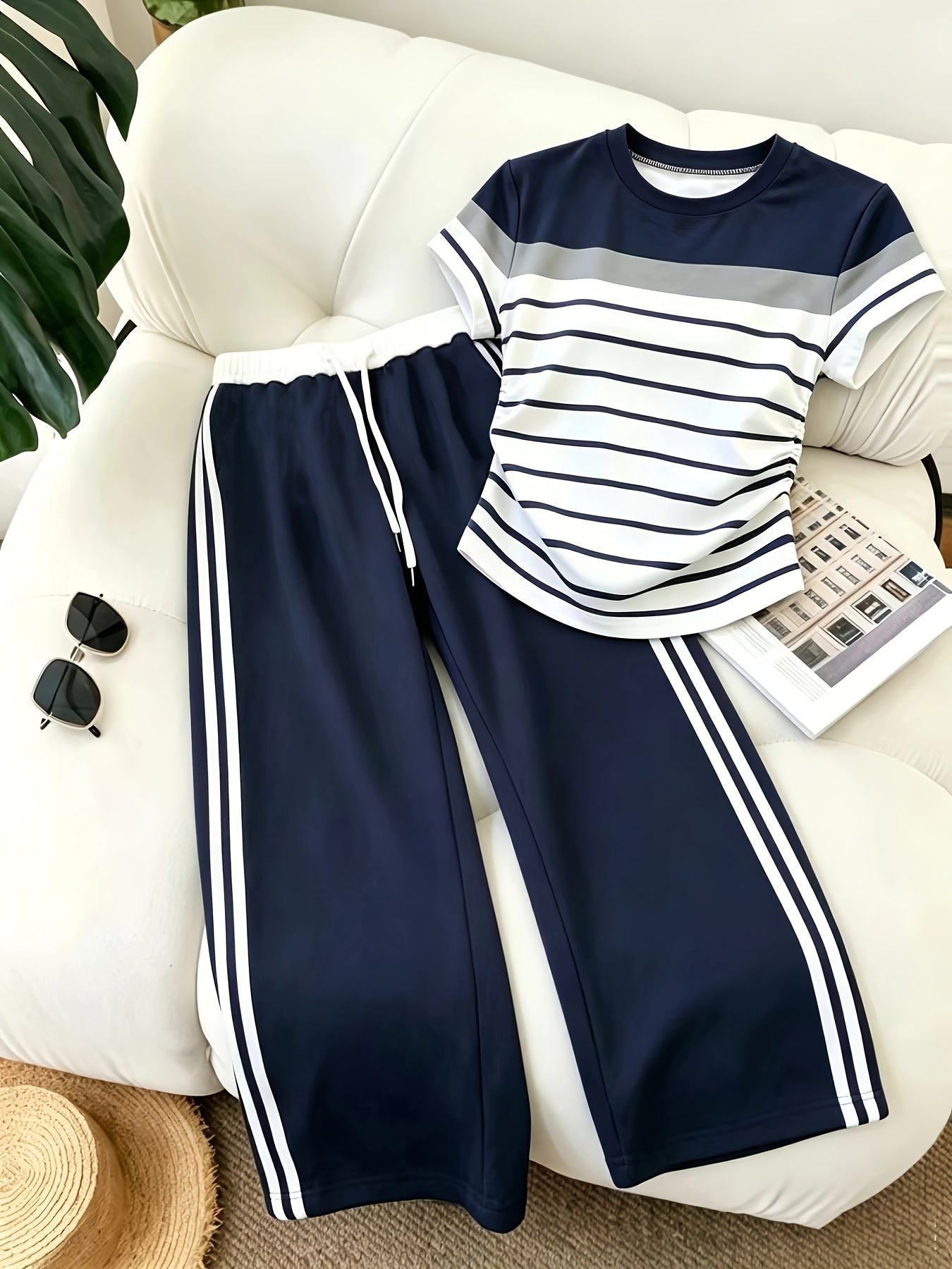 Women’s Casual 2-Piece Set: Striped Belted Pants & Printed Top