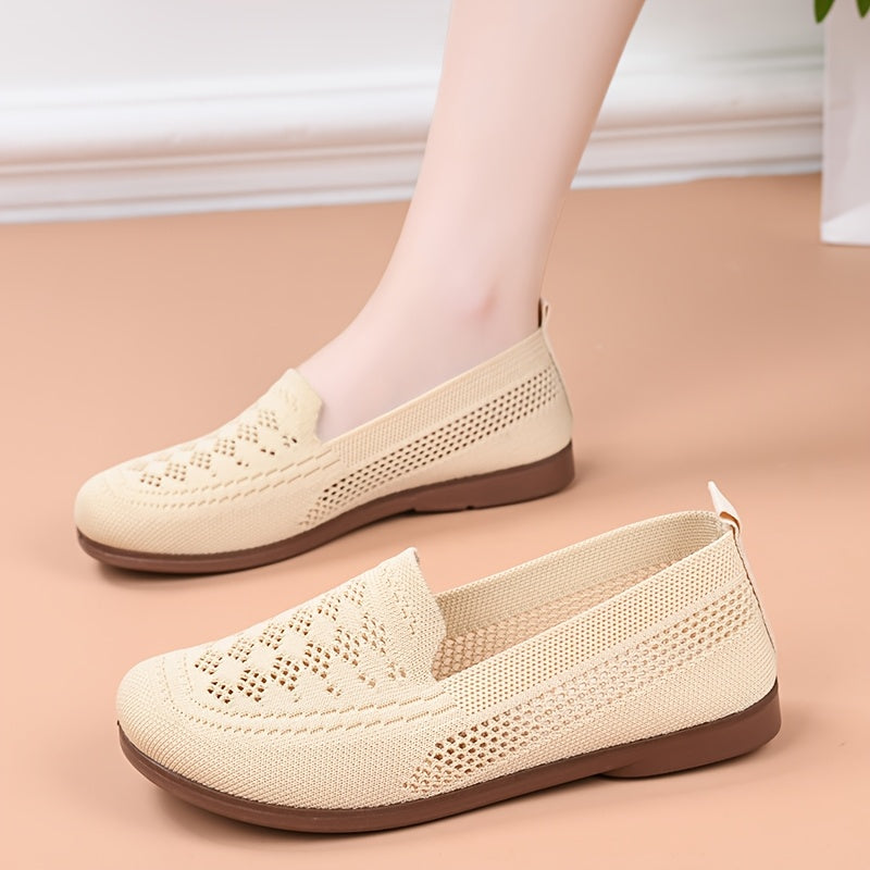 Women's flat shoes, with hollowed out breathable and comfortable uppers, soft-soled casual plain color shoes for summer
