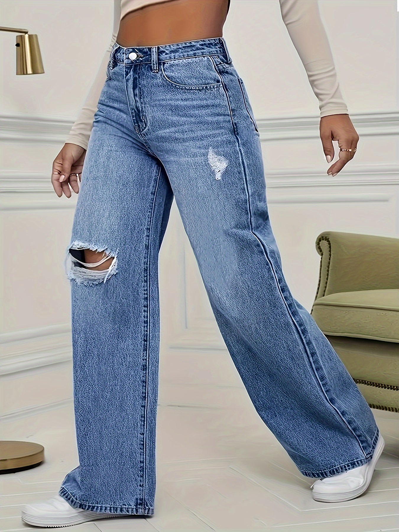 Women's High-Waisted Relaxed Fit Jeans With Ripped Details, Fabric And Polyester Blend, Classic Style, Machine Washable