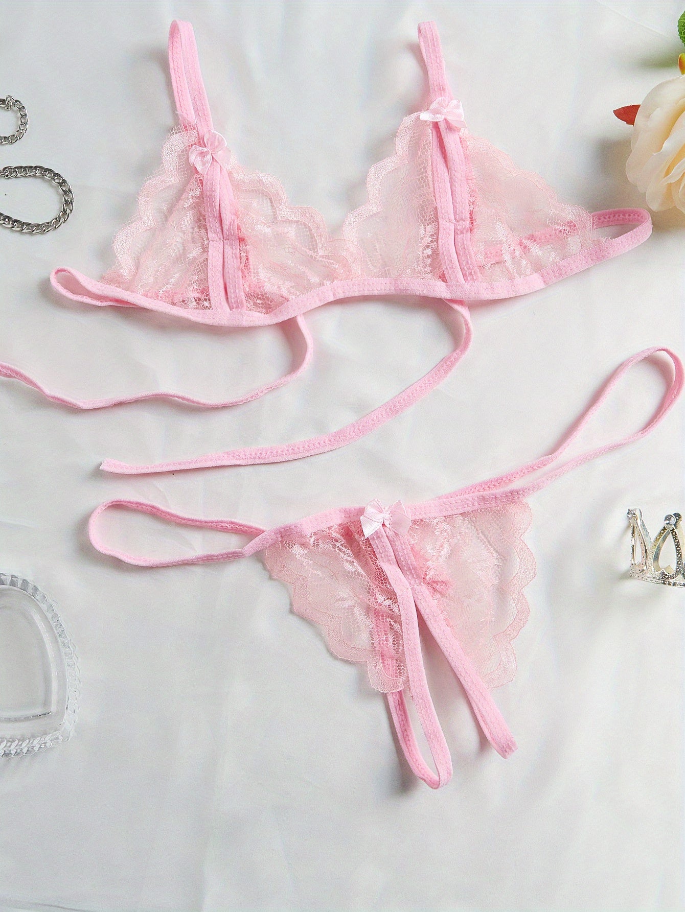 Sexy V-Neck Lace Floral Sexy Lingerie Bra Crotchless Panties, Women'S Sexy Lingerie, Free-To-Take Three-Point Lingerie Set, Suitable for Halloween, Christmas, Thanksgiving, Valentine'S Day, Give Gifts to Girlfriends And Surpr