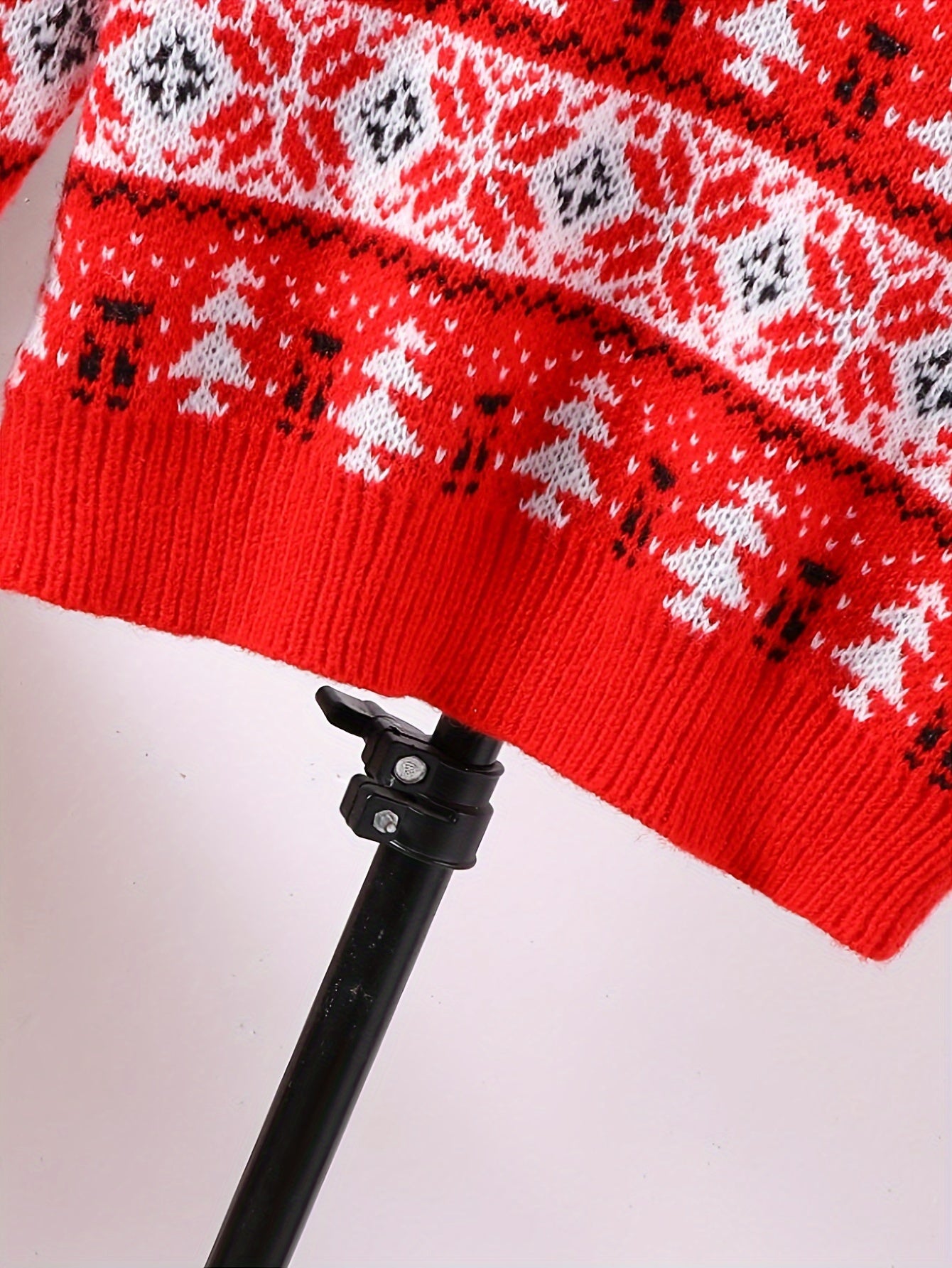 1pc Men'S Christmas Sweater, Festive Holiday Knit Pullover with Reindeer & Tree Pattern, Warm Long Sleeve Round Neck Top for Autumn/Winter, Casual Everyday Wear