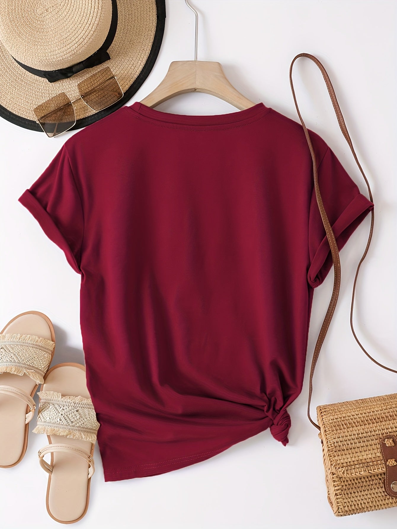 Women's Comfortable and Fashionable Round Neck Top, Casual T-shirt with Butterfly Love Print, Spring and Summer Sports, Women's Clothing