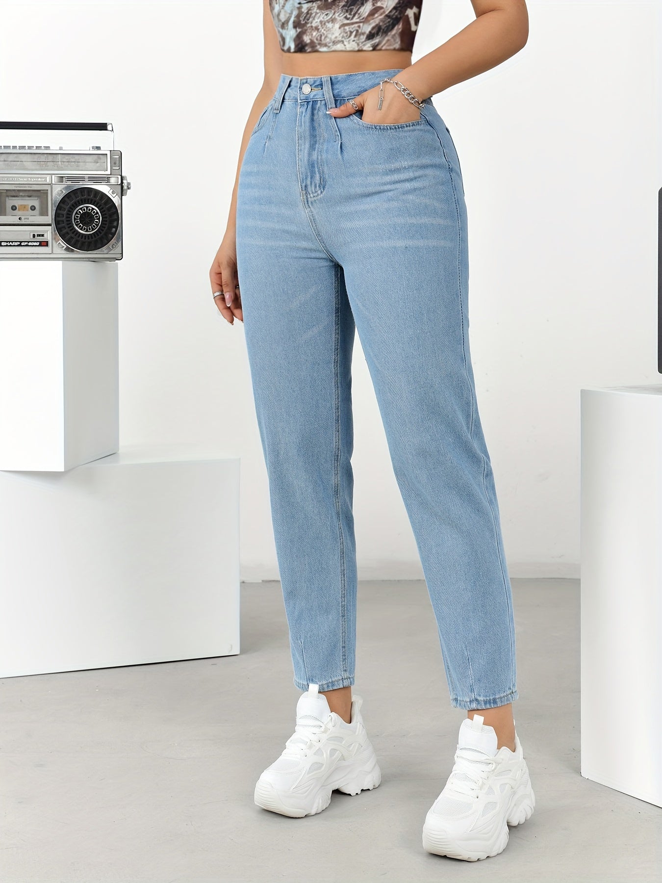 SLRO Women's High Waist Cropped Jeans Casual Button Fly Denim Pants with Non-Stretch Cotton Blend and Ombre Pattern for All Seasons