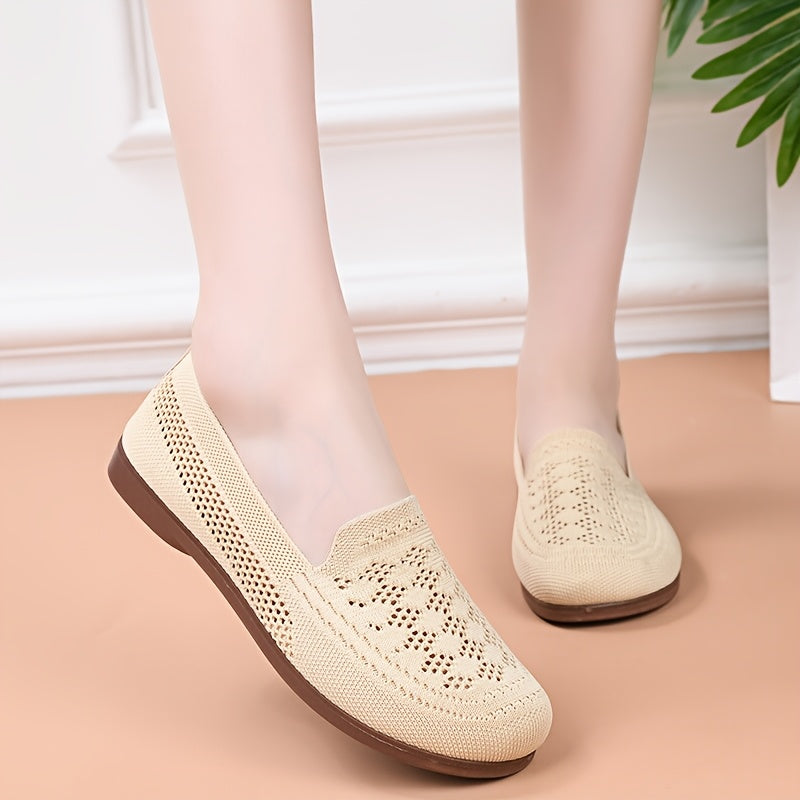 Women's flat shoes, with hollowed out breathable and comfortable uppers, soft-soled casual plain color shoes for summer