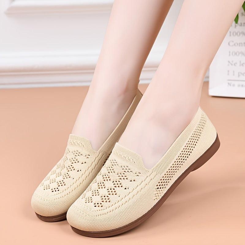 Women's flat shoes, with hollowed out breathable and comfortable uppers, soft-soled casual plain color shoes for summer