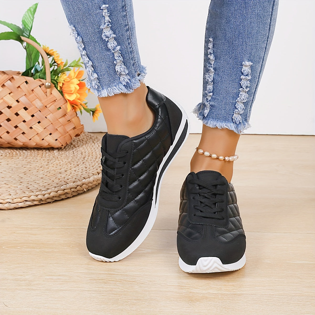 Women's Contrast Color Casual Sneakers, Lace Up Lightweight Soft Sole Walking Shoes, Low-top Quilted Pattern Trainers plus size