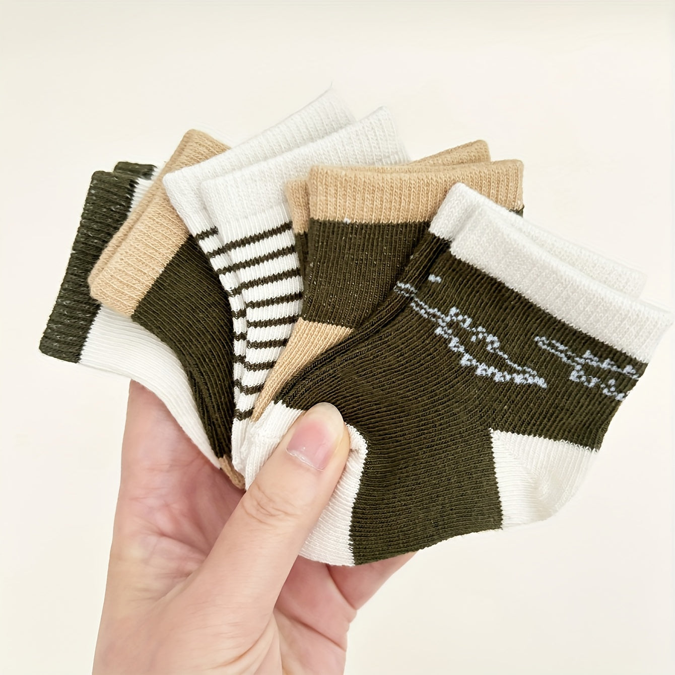 5 Pairs of Youngsters and Youngsters Socks for Boys and Girls, Breathable and Sweat-absorbing Socks for Youngsters, Suitable for Home Wear All Seasons