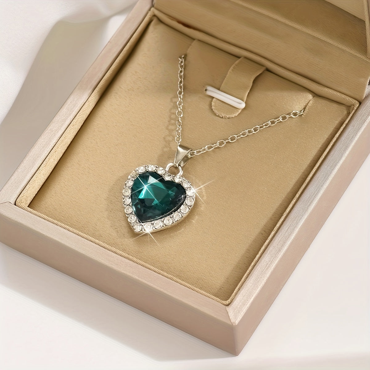Birthstones Կախազարդ Վզնոց Սրտաձև Սինթետիկ Կապույտ Քարեր Ամբողջ Փայլուն Ցիրկոնիայից Կախազարդով Կանացի պարանոցի փայլուն շղթայով