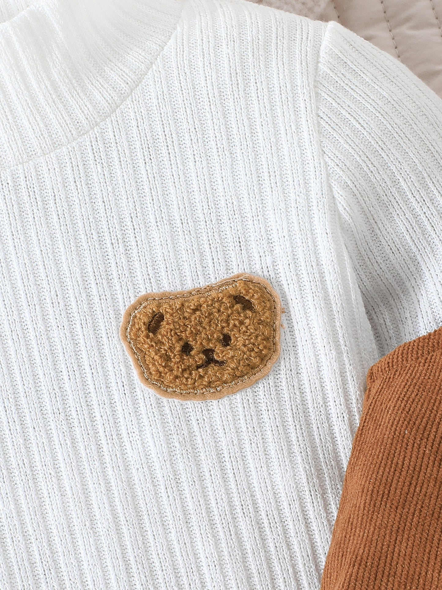 2pcs, Newborn Boy's Long Sleeves High Neck Bear Applique Top & Pocket Overalls Set For Leisure & Outdoor Activities, Meticulously Crafted For Fall And Winter, Outdoor Cloth