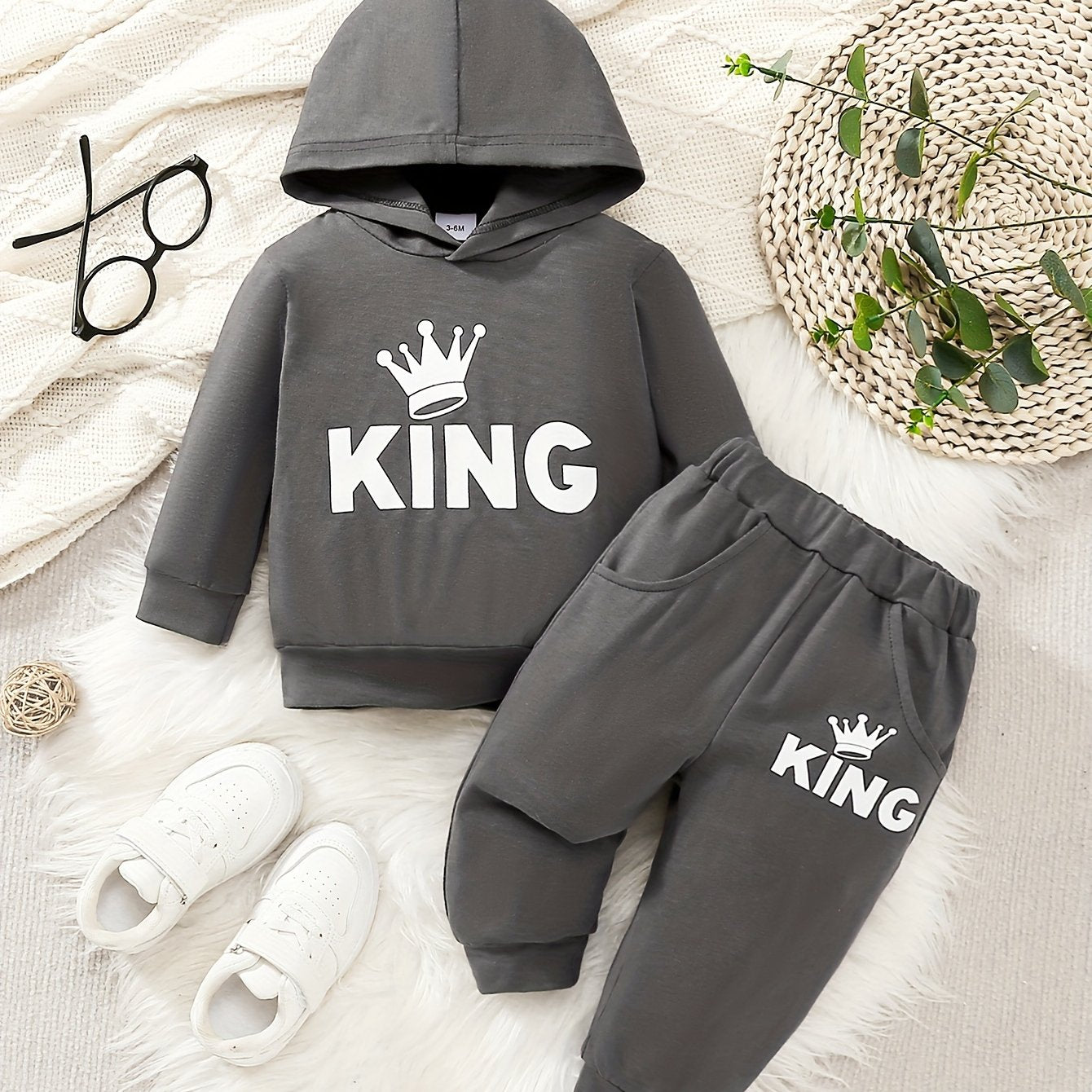 2 հատ Baby Boy's Casual Fashion Outfit Hooded KING Print երկարաթև մարզաշապիկ + շալվար բացօթյա հավաքածու
