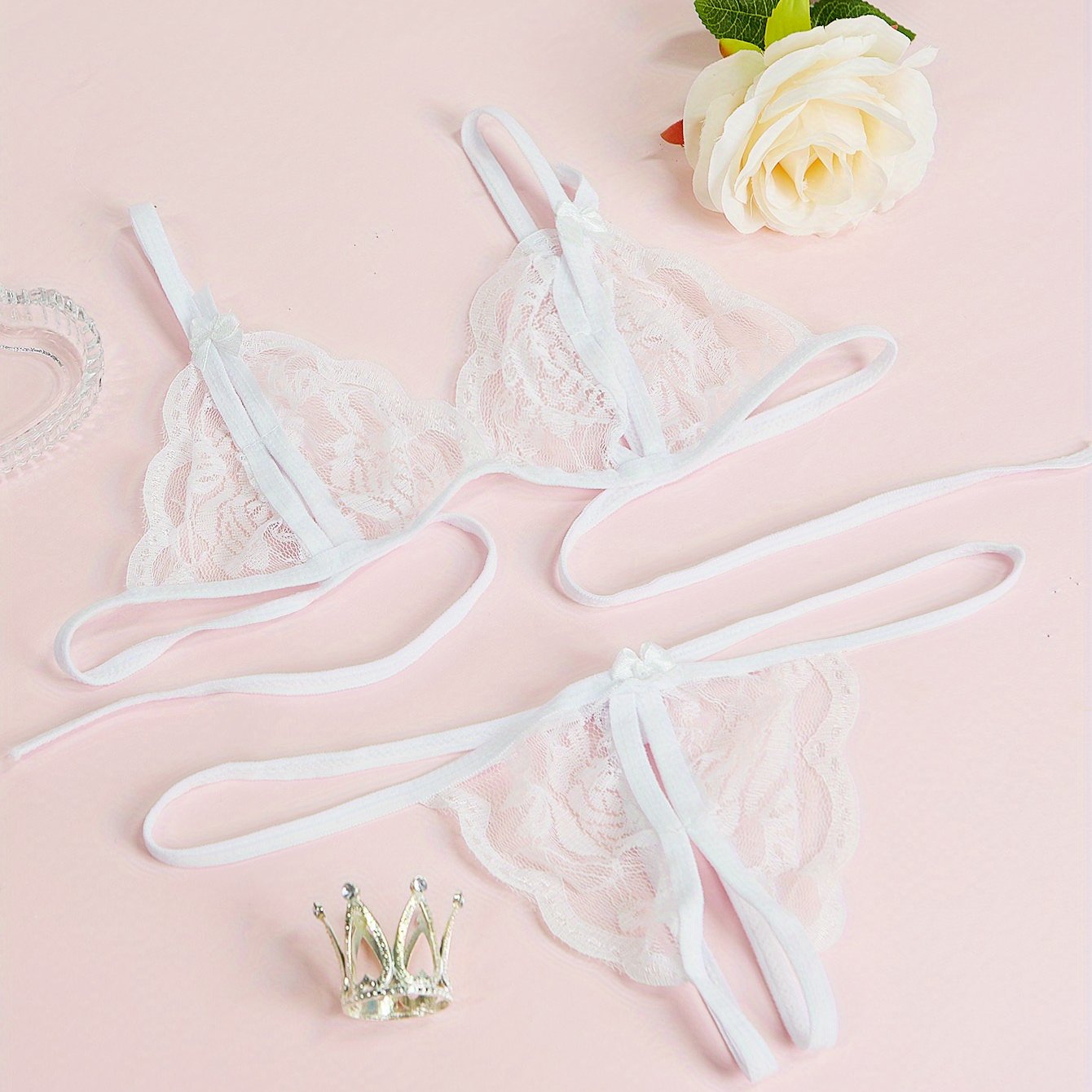 Sexy V-Neck Lace Floral Sexy Lingerie Bra Crotchless Panties, Women'S Sexy Lingerie, Free-To-Take Three-Point Lingerie Set, Suitable for Halloween, Christmas, Thanksgiving, Valentine'S Day, Give Gifts to Girlfriends And Surpr