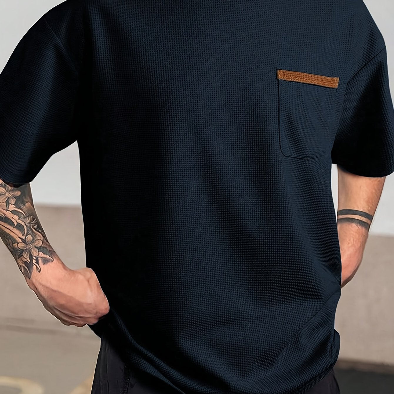 Men's Solid T-shirt With Chest Pocket, Casual Short Sleeve Crew Neck Tee, Men's Clothing For Summer Outdoor
