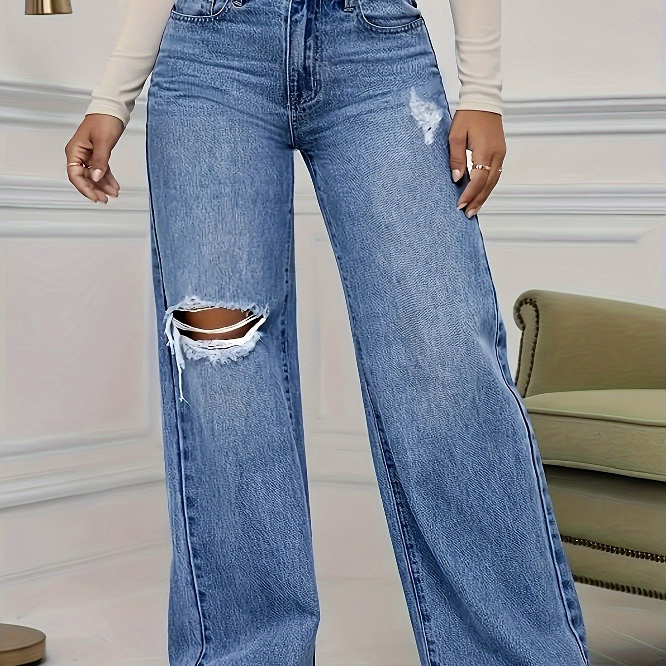 Women's High-Waisted Relaxed Fit Jeans With Ripped Details, Fabric And Polyester Blend, Classic Style, Machine Washable