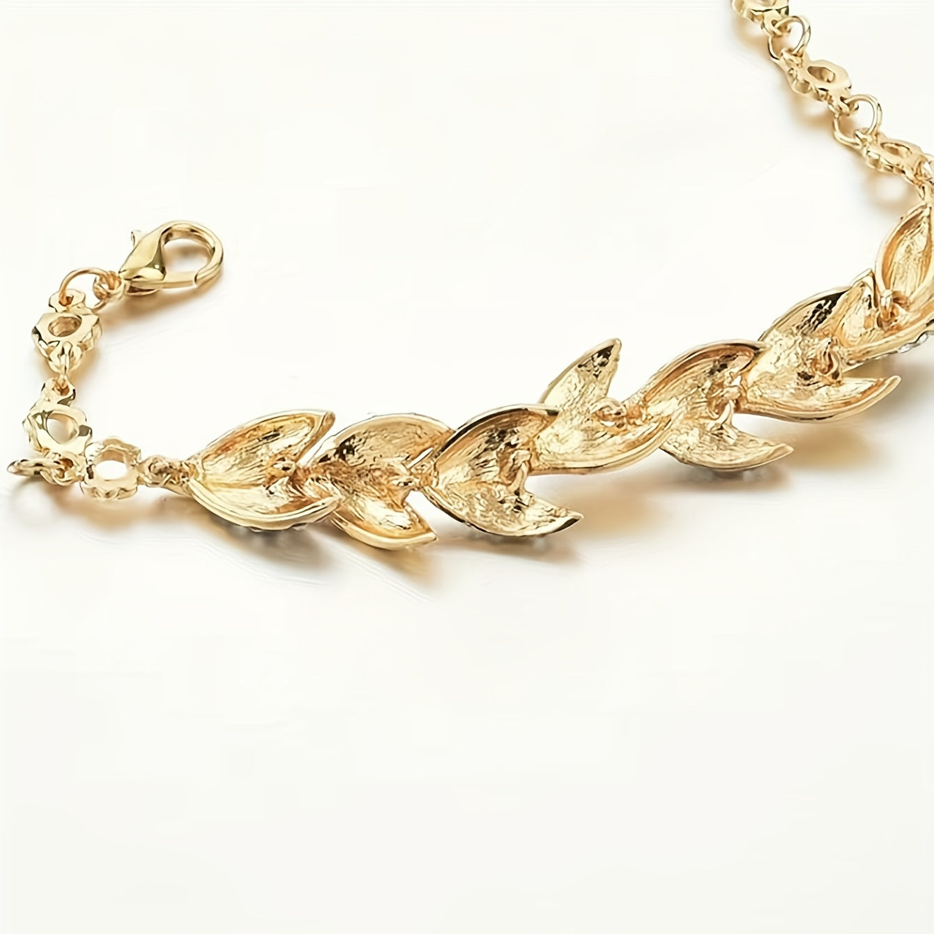 1pc Daily Banquet Jewelry, Golden Leaf Bracelet, Fashion Wedding Jewelry, Inlaid Faux Diamond Bracelet For Men Women