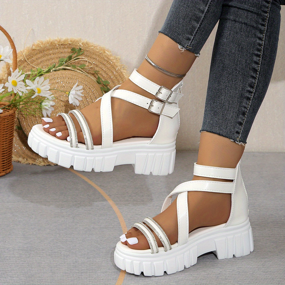 Women'S Summer Chunky Platform Sandals - Open-Toe Design with Adjustable Buckle Straps, White Faux Cover Thick TPR Sole for Beach, Casual Everyday Wear, Strappy Sandals, Beach Footwear, Stylish Footwear, Durable Footwear