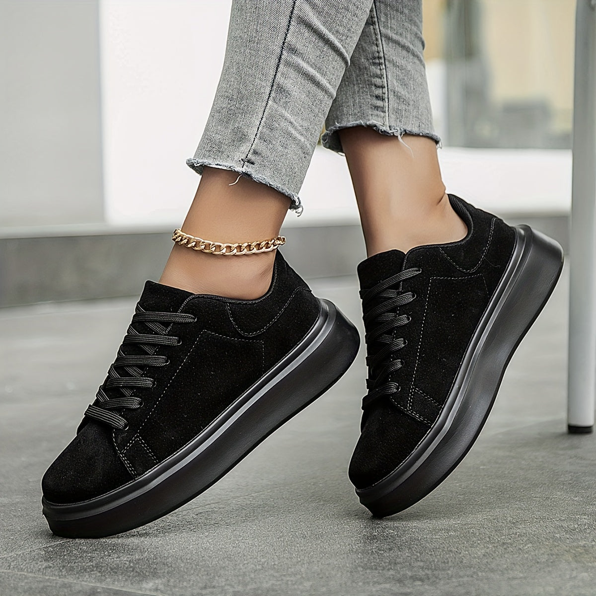 Women's Retro-Inspired Solid Color Lace-Up Sneakers - Lightweight, Comfortable & Durable Casual Sneakers for All Seasons