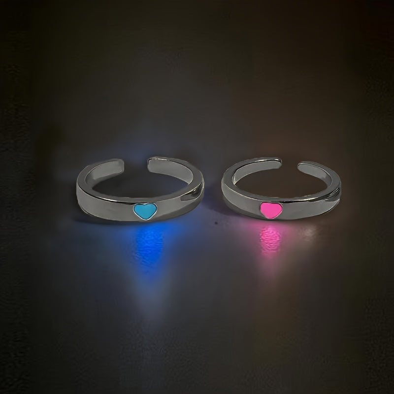 A Pair of Unique Glow-In-The-Dark Heart Rings, Adjustable for Couples, Perfect As a Valentine'S Day Gift for Your Loved One at a Nightclub Party.