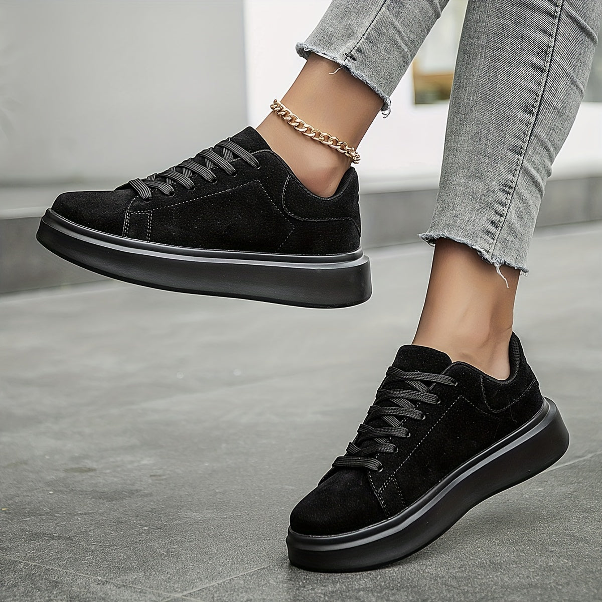 Women's Retro-Inspired Solid Color Lace-Up Sneakers - Lightweight, Comfortable & Durable Casual Sneakers for All Seasons