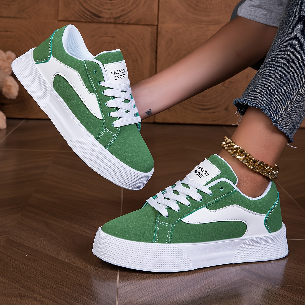 Chic Women's Low-Top Lace-Up Sneakers - Fashionable Colorblock Design, Lightweight & Comfortable Skate Shoes with EVA Sole