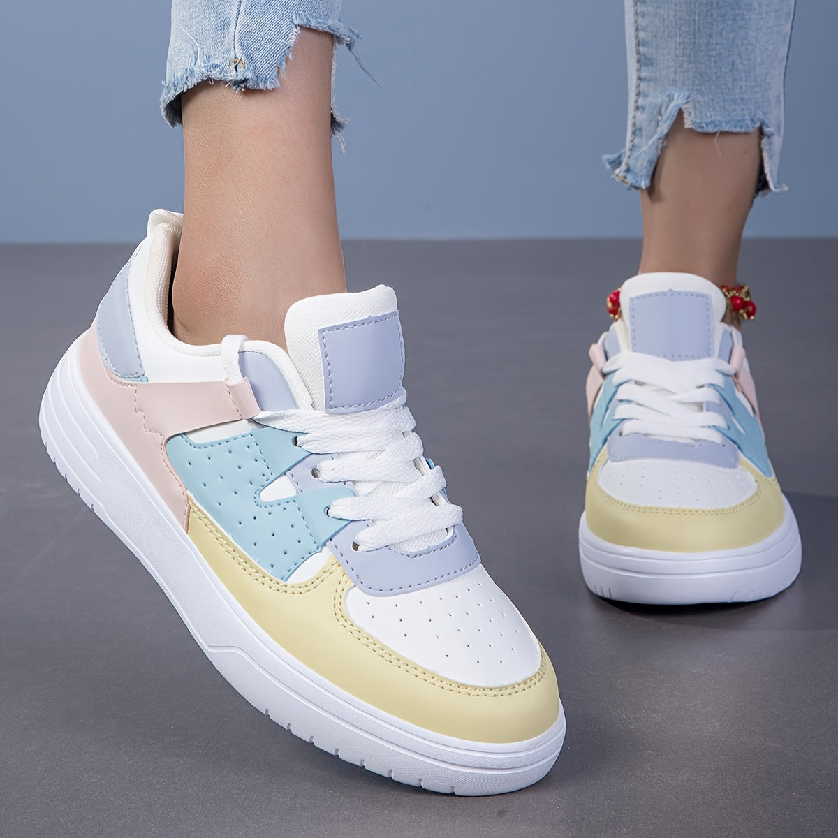 Women's Classic Versatile Sneakers - Lightweight Casual Sneakers, Lace-Up Low Top Design, Comfortable Fabric Lining, Durable EVA Sole, Ideal for Casual Attire and Walking, Allseason Shoes|Trendy Footwear|Synthetic Cover Shoes