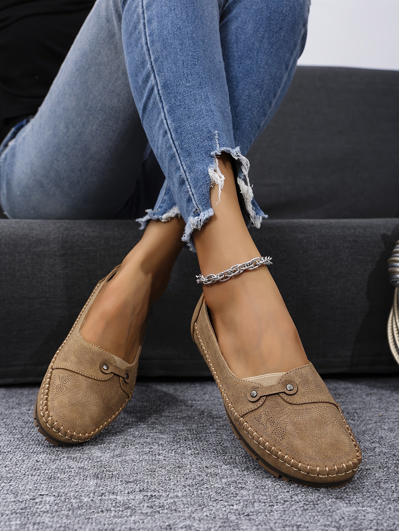 Large Size Trendy Retro Lightweight Metal Buckle Decorative Comfortable Soft Versatile Women's Flat Slip-On Shoes