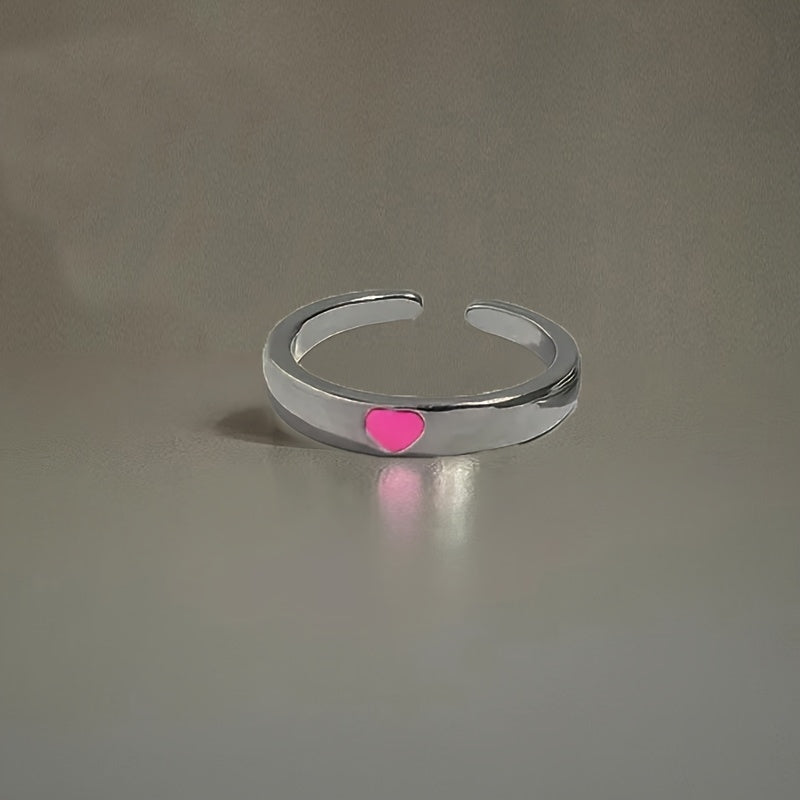 A Pair of Unique Glow-In-The-Dark Heart Rings, Adjustable for Couples, Perfect As a Valentine'S Day Gift for Your Loved One at a Nightclub Party.