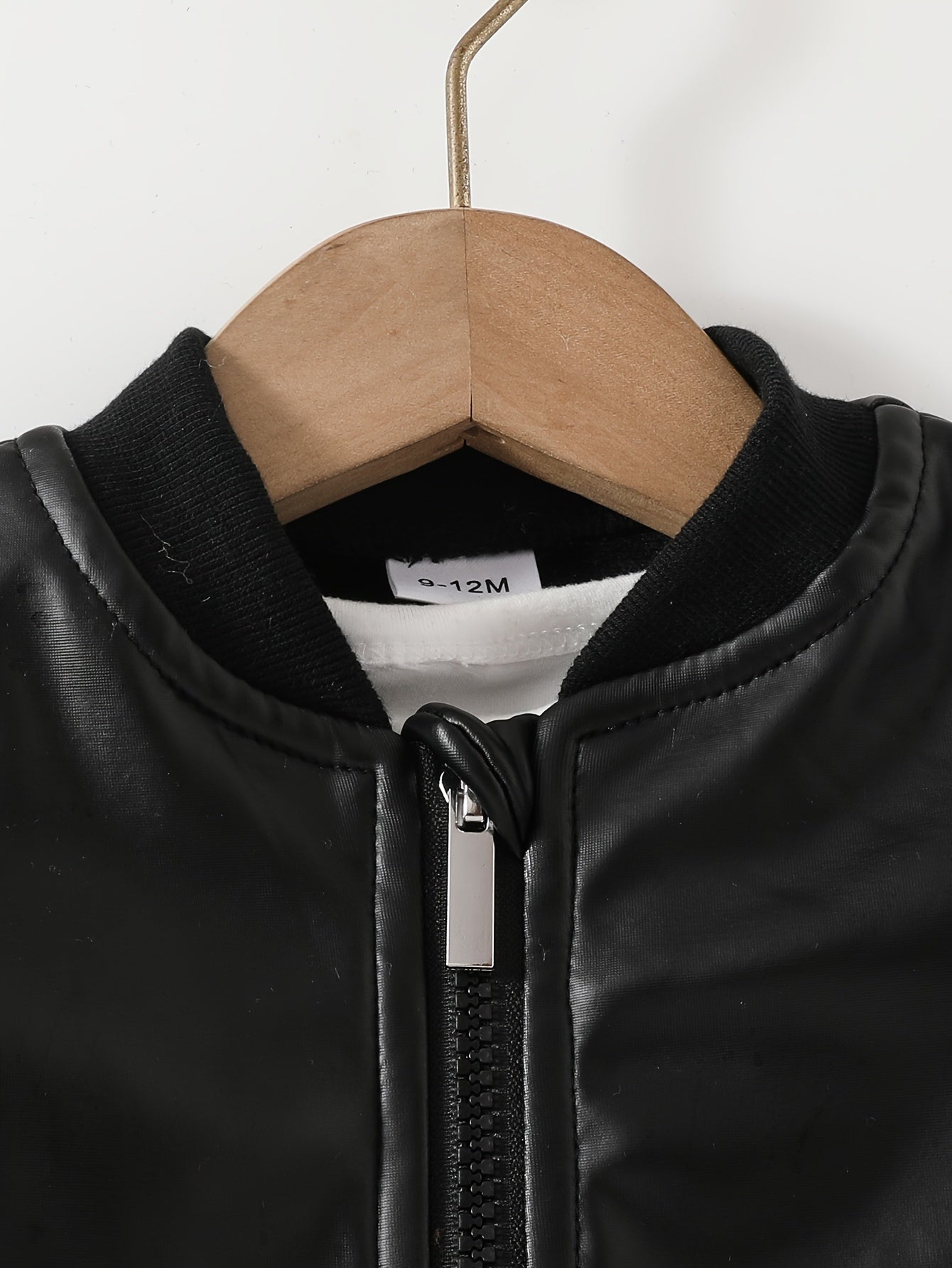Fashionable And Cool Jackets for Children Under 3 Years Old, Suitable for Autumn And Winter, Windproof And Waterproof, Featuring a Long-Sleeve Zip Closure, Regular Fit, Made of Solid Color in Polyester Material.