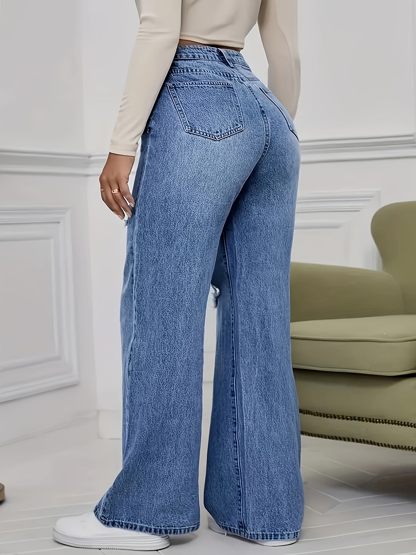 Women's High-Waisted Relaxed Fit Jeans With Ripped Details, Fabric And Polyester Blend, Classic Style, Machine Washable