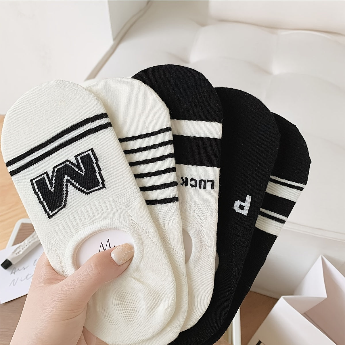 5 Pairs Letter & Striped Socks, Non-slip Lightweight Invisible Boat Socks, Women's Stockings & Hosiery