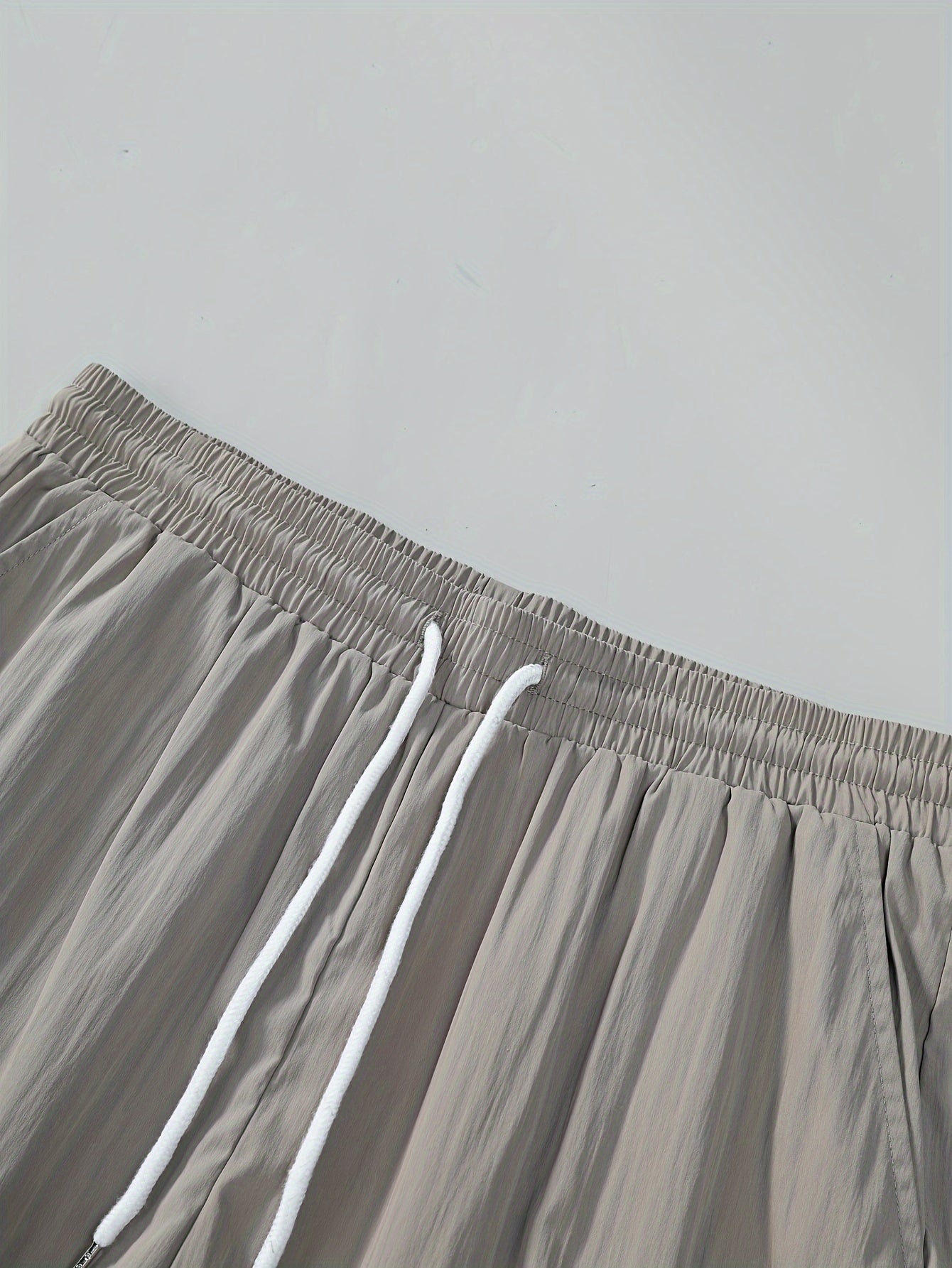 Men's Summer 2pcs Set: Casual Fashion Beige Short Sleeve Collared Shirt & Drawstring Shorts - Lightweight Blend, Ideal for Beach Vacations