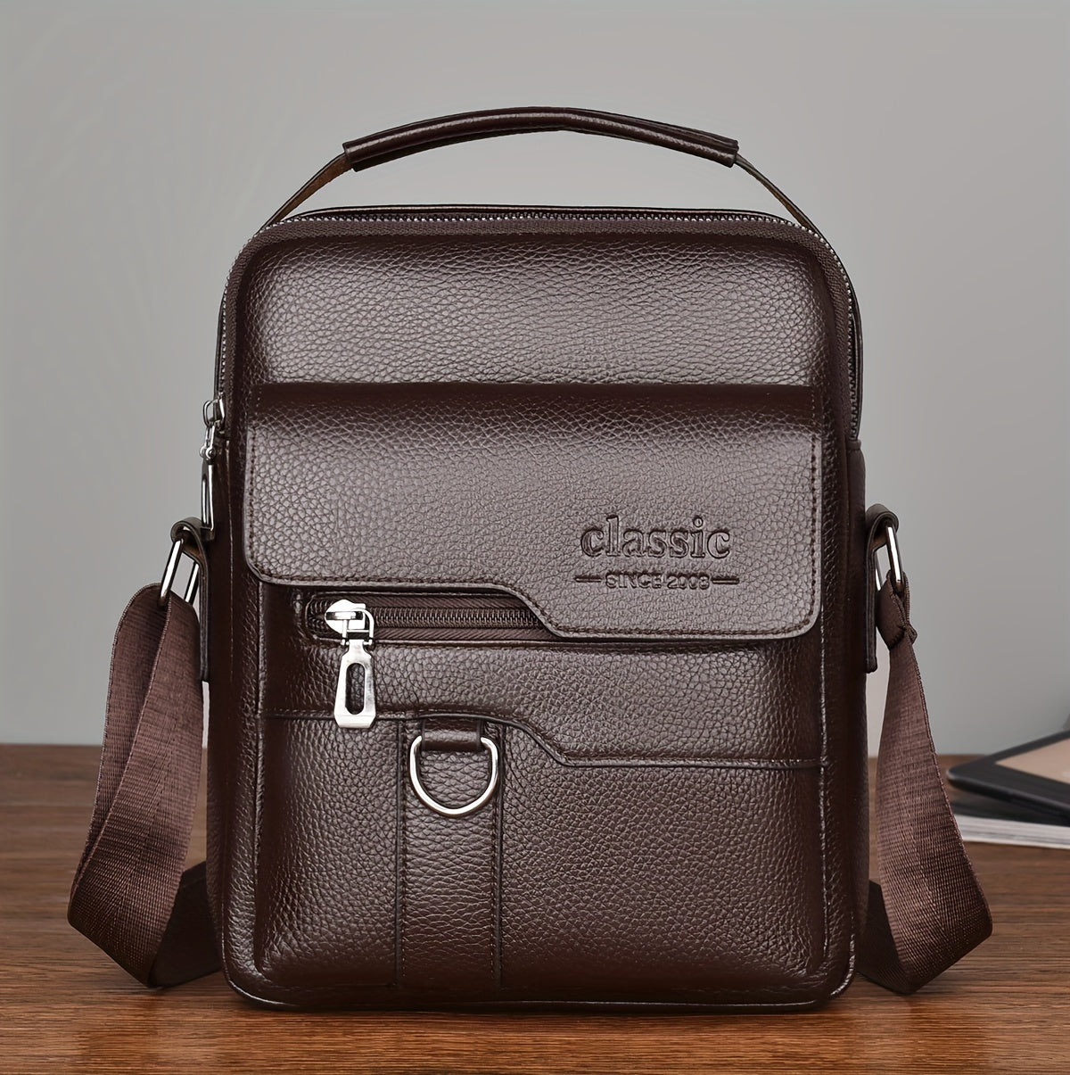 New Men's Crossbody Bag Messenger Bag with Mahogany Pattern Large Capacity Design PU Material Men's Casual Retro Adjustable Shoulder Bag for Going Out Valentine's Day Gift for Husband or Boyfriend