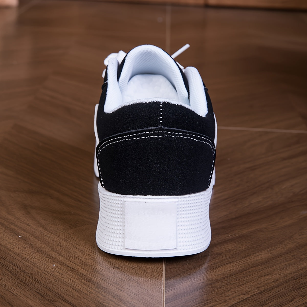 Chic Women's Low-Top Lace-Up Sneakers - Fashionable Colorblock Design, Lightweight & Comfortable Skate Shoes with EVA Sole