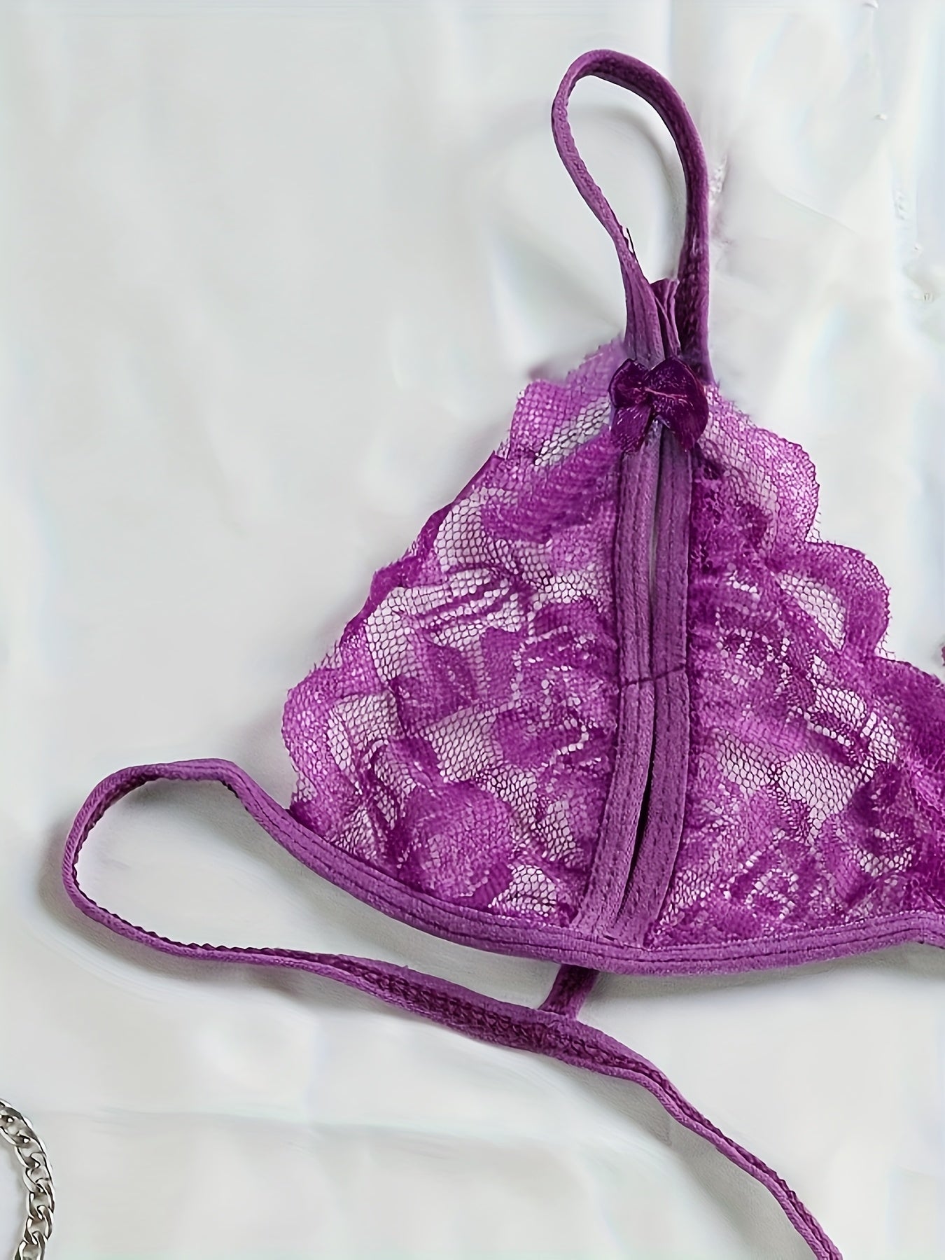 Sexy V-Neck Lace Floral Sexy Lingerie Bra Crotchless Panties, Women'S Sexy Lingerie, Free-To-Take Three-Point Lingerie Set, Suitable for Halloween, Christmas, Thanksgiving, Valentine'S Day, Give Gifts to Girlfriends And Surpr