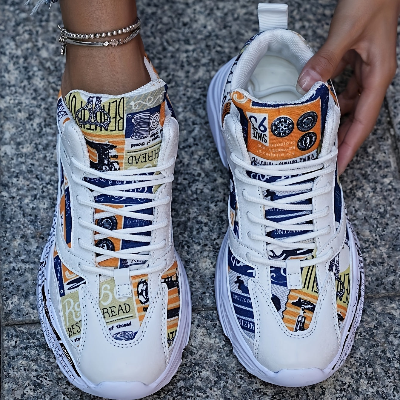 Men'S Women'S Graffiti Couple Sneakers, All-Season Lightweight Cushioned Running Shoes, Stability Pronation, Cartoon Pattern, MD Sole, EVA Insole, Polyurethane Upper, Fabric Lining