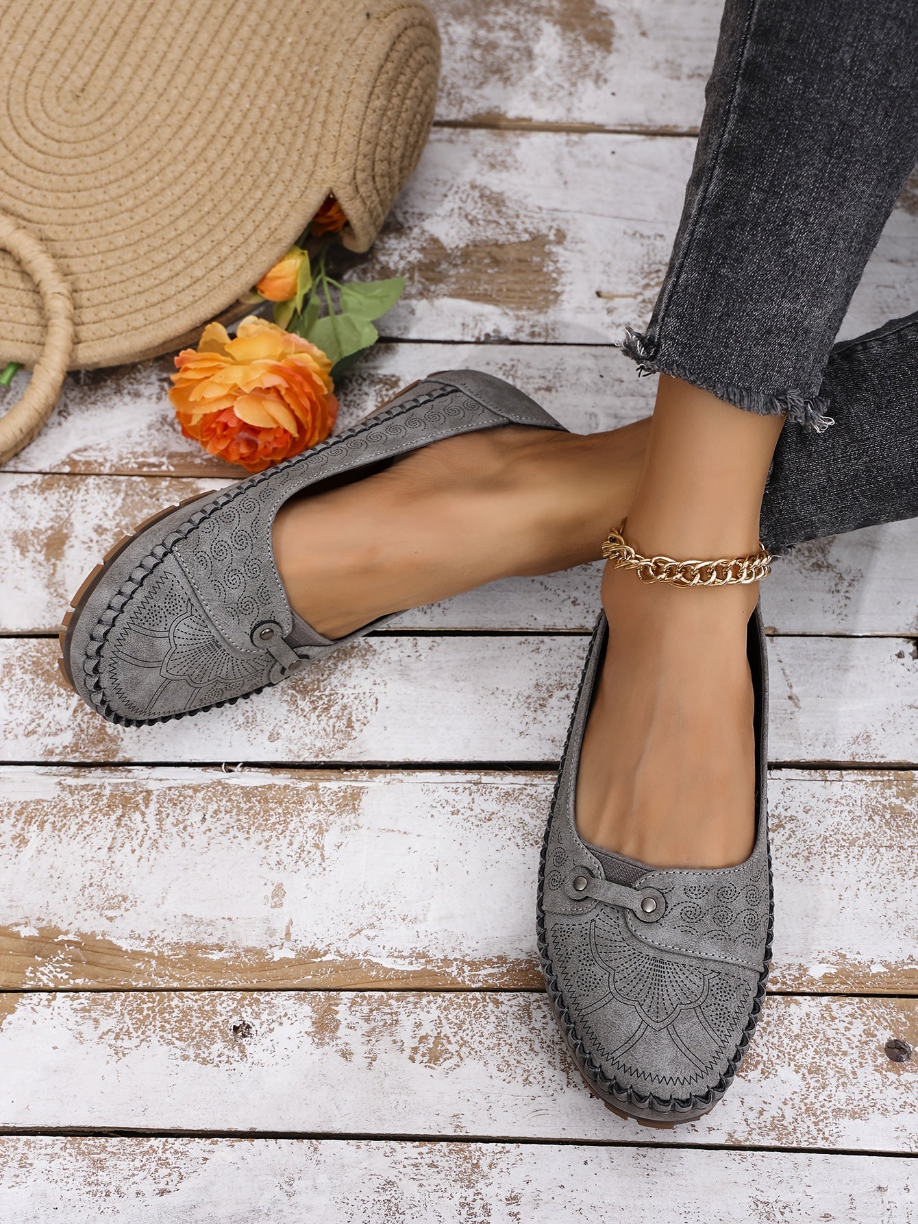 Large Size Trendy Retro Lightweight Metal Buckle Decorative Comfortable Soft Versatile Women's Flat Slip-On Shoes