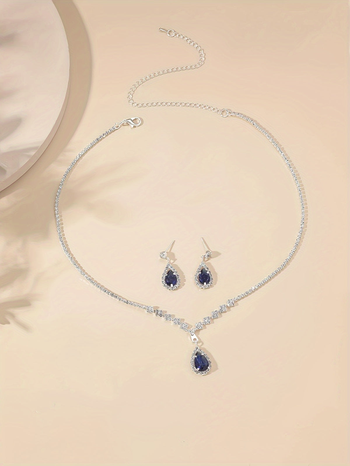 A Set Of Ladies' European And American Trendy Claw Chain With Zirconia Necklace And Earrings Bridal Jewelry Set For Wedding Banquet Party Holiday Gift