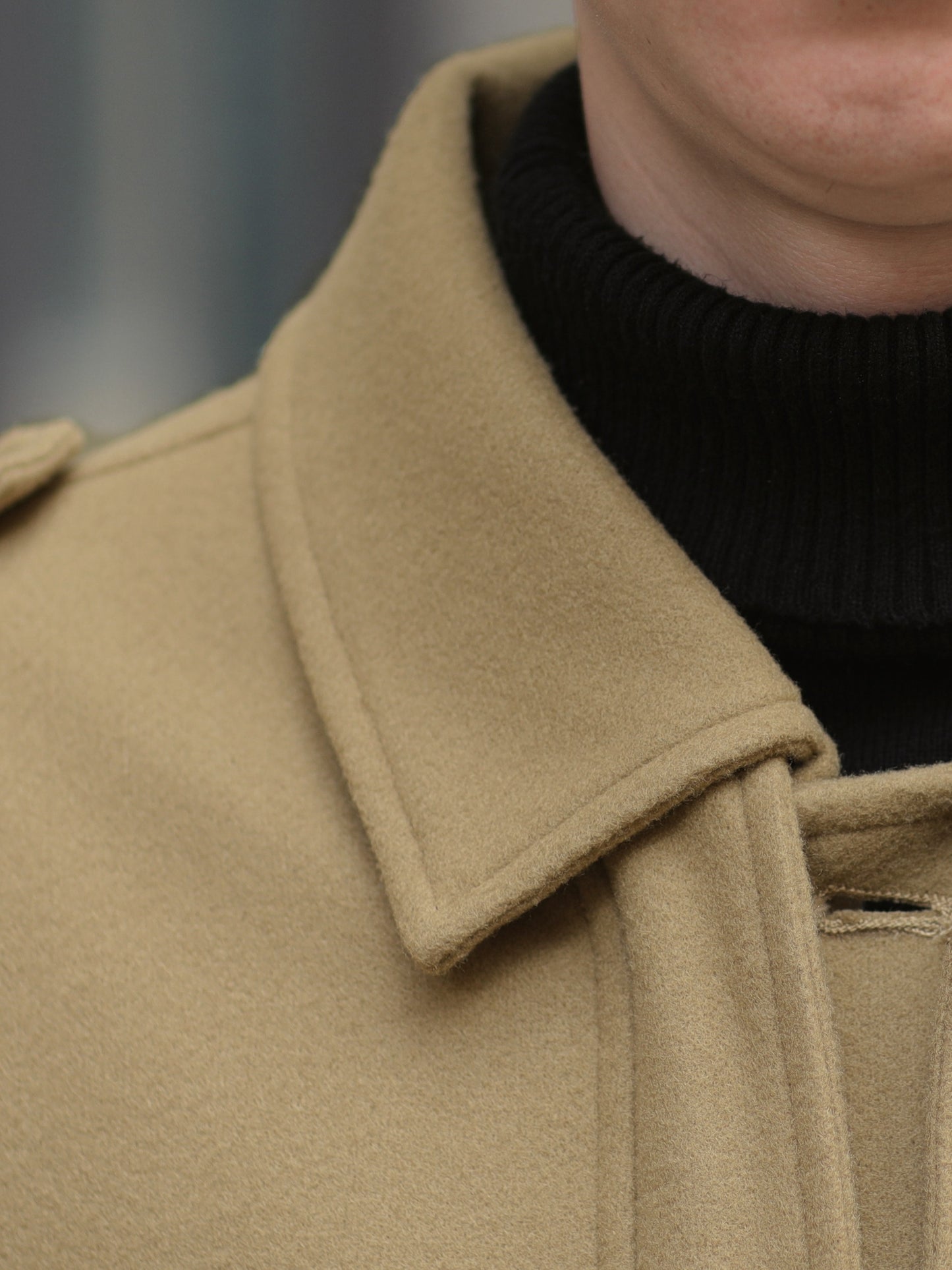 Men's Stylish Autumn/Winter Warm Polyester Casual Jacket with Lapel Collar, Zipper Closure, and Pockets - 100% Polyester Solid Color Loose Fit Coat