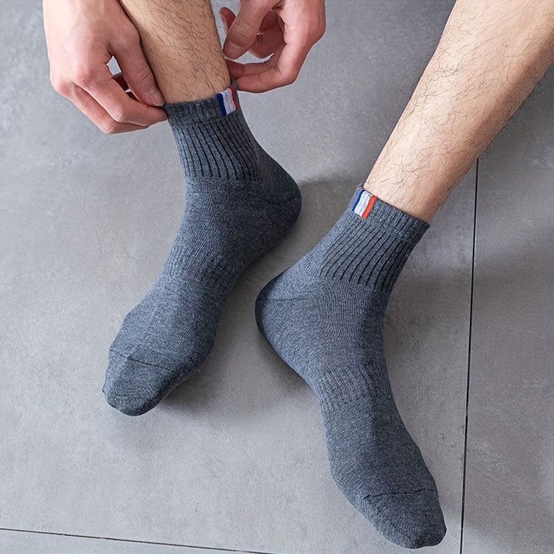 5/10 Pairs Of Men's Solid Sport Crew Socks, Breathable Sweat-absorbing Comfy Soft Casual Simple Style Socks All Seasons Wearing