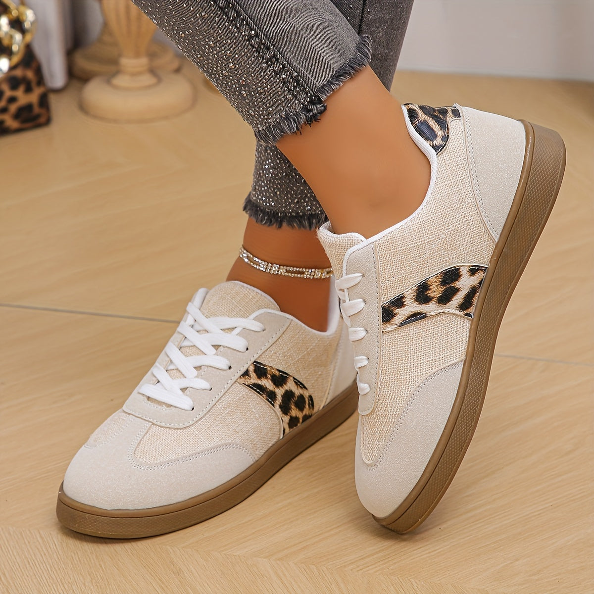 Chic Leopard Print կանացի սպորտային կոշիկներ՝ ռետրո-ներշնչված, ժանյակավոր բնակարաններ հարմարավետ TPR ներբանով բոլոր եղանակների համար