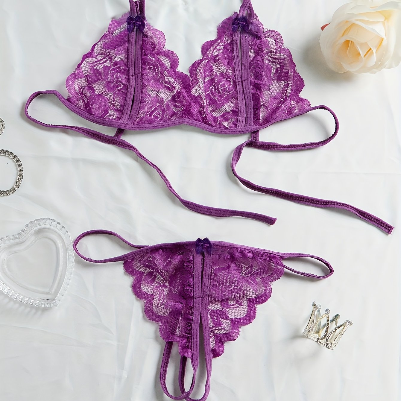 Sexy V-Neck Lace Floral Sexy Lingerie Bra Crotchless Panties, Women'S Sexy Lingerie, Free-To-Take Three-Point Lingerie Set, Suitable for Halloween, Christmas, Thanksgiving, Valentine'S Day, Give Gifts to Girlfriends And Surpr