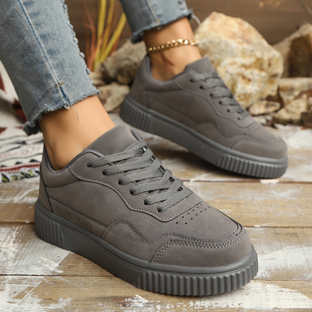 2024 New Model Lace-Up Thick-Soled, Lightweight Versatile Casual Fashion Sports Shoes