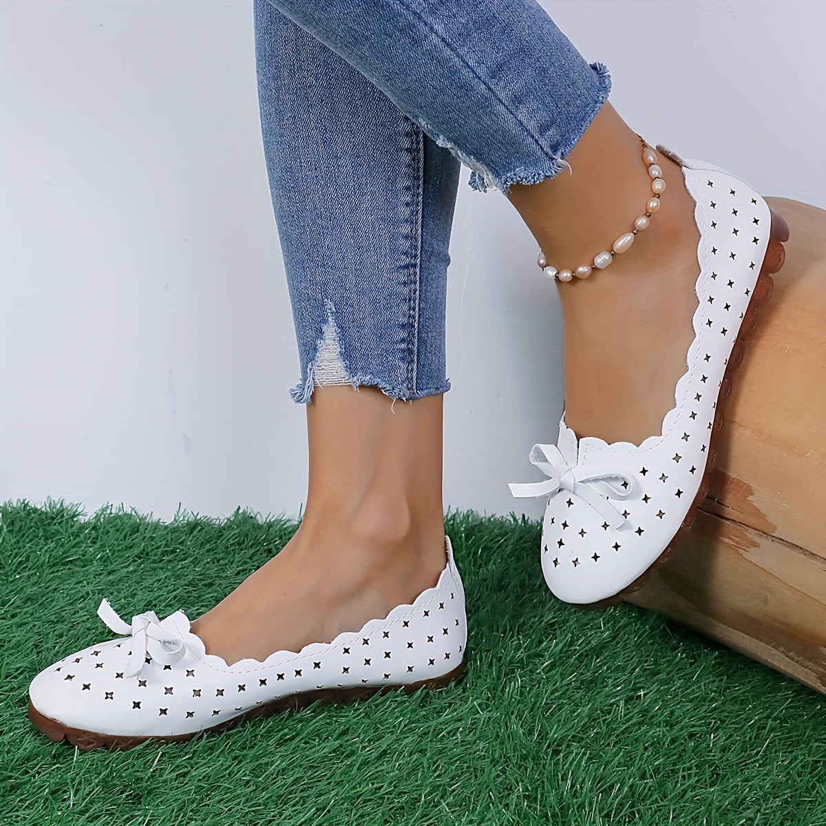 Women'S Non-Slip Soft-Soled Loafers with a Bow, New Summer Breathable Versatile Hollow-Out Flat Shoes for Nurses.